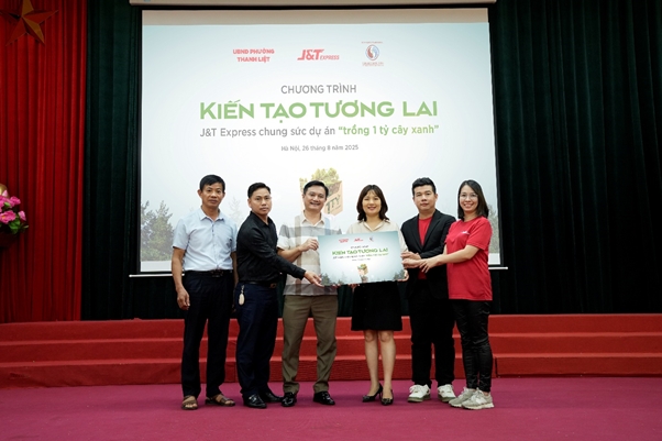 J&T Express hưởng ứng phong trào trồng cây lan tỏa tinh thần xanh trong dịp kỷ niệm 80 năm Cách mạng Tháng Tám và Quốc khánh 2/9 - 2