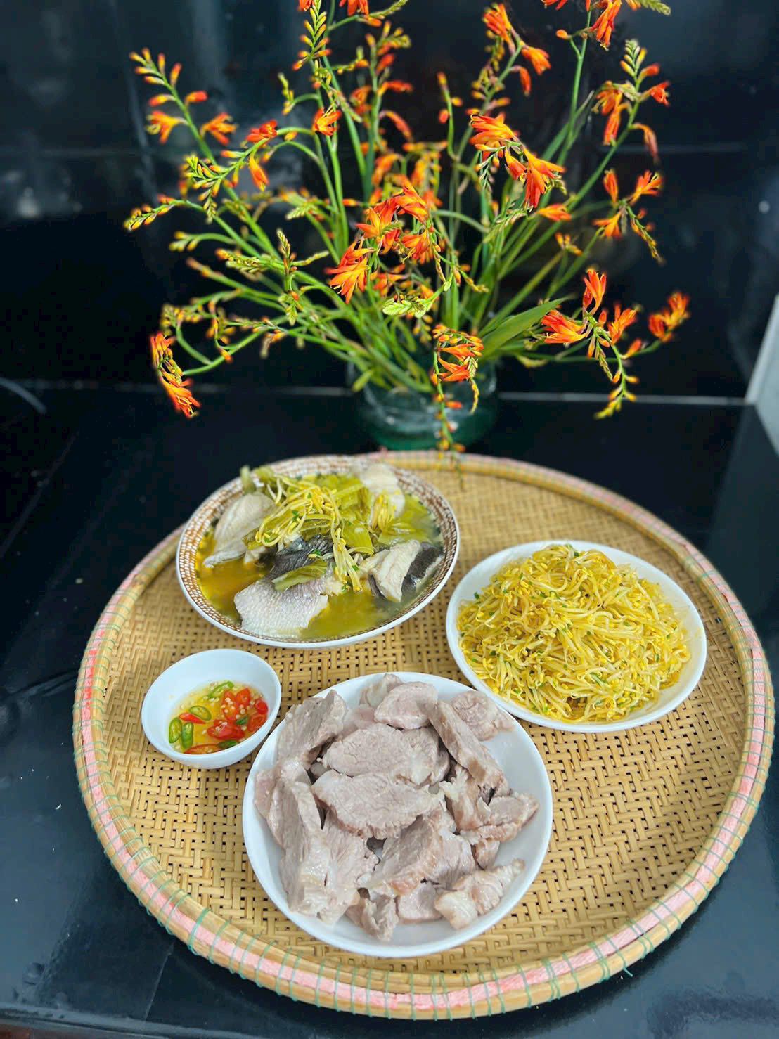 Thực đơn cơm nhà ngon lành, bổ dưỡng của bà mẹ 3 con - 2