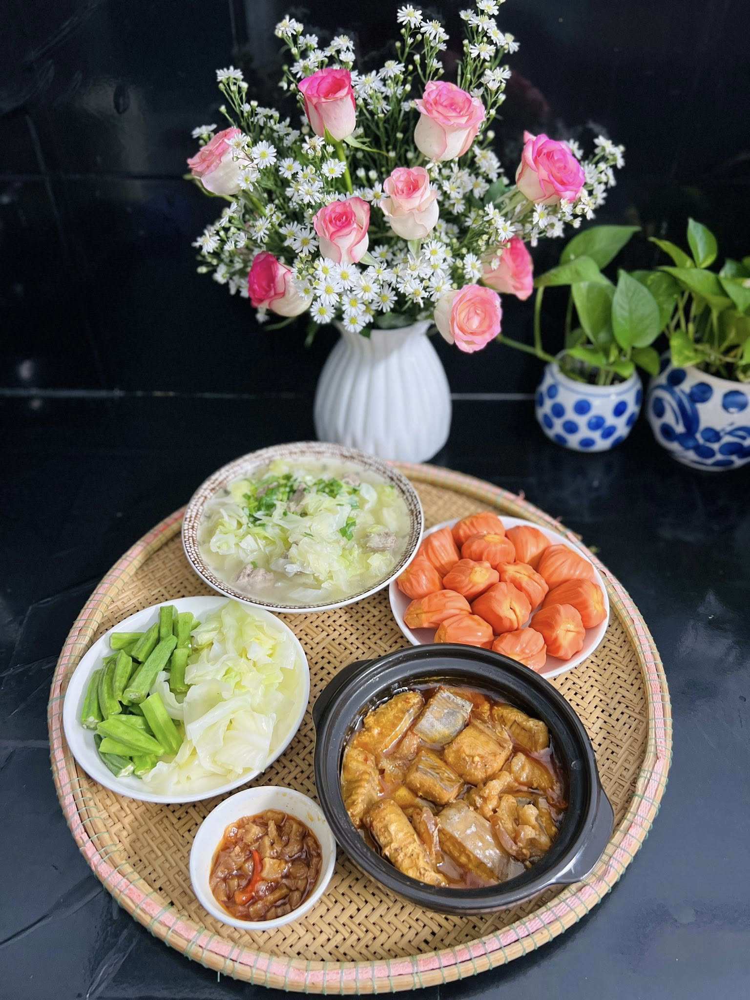 Thực đơn cơm nhà ngon lành, bổ dưỡng của bà mẹ 3 con - 4