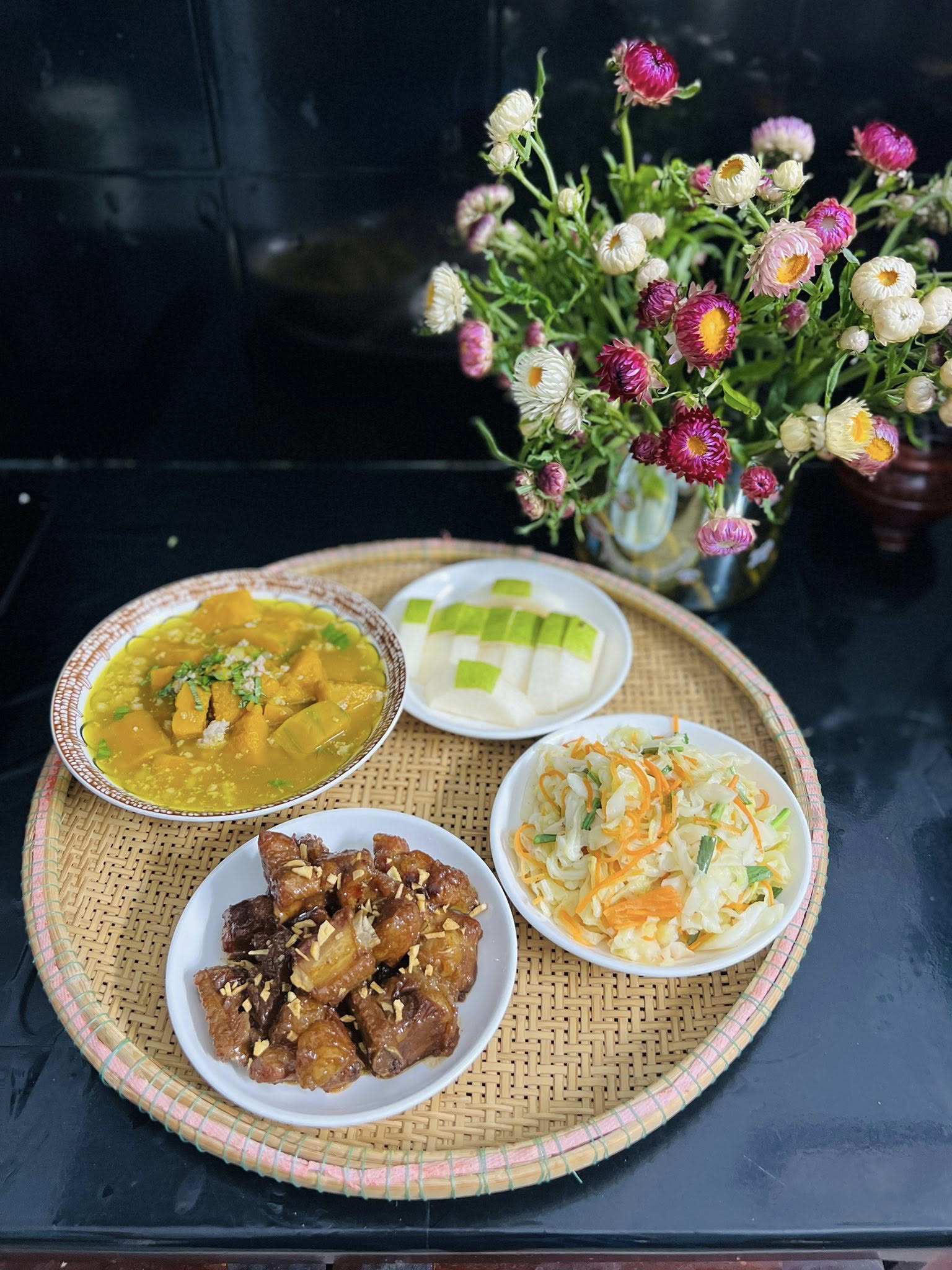 Thực đơn cơm nhà ngon lành, bổ dưỡng của bà mẹ 3 con - 7