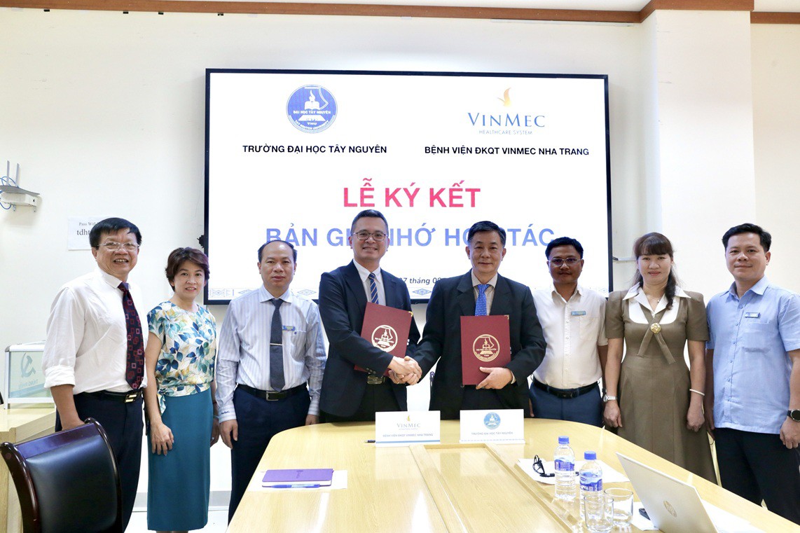 Vinmec Nha Trang bắt tay Đại học Tây Nguyên: Bước tiến mới cho y tế Tây Nguyên - 1