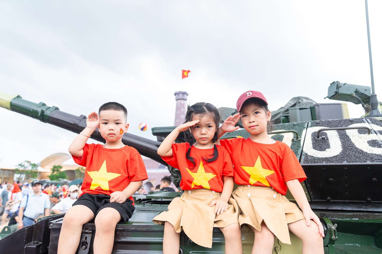 “Chạm đỉnh” cảm xúc yêu nước với “đại tiệc trải nghiệm” chưa từng có tại Trung tâm Triển lãm Việt Nam - 10