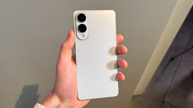 Samfan "vỡ mộng" về công nghệ pin đột phá trên Galaxy S26 Edge - 1
