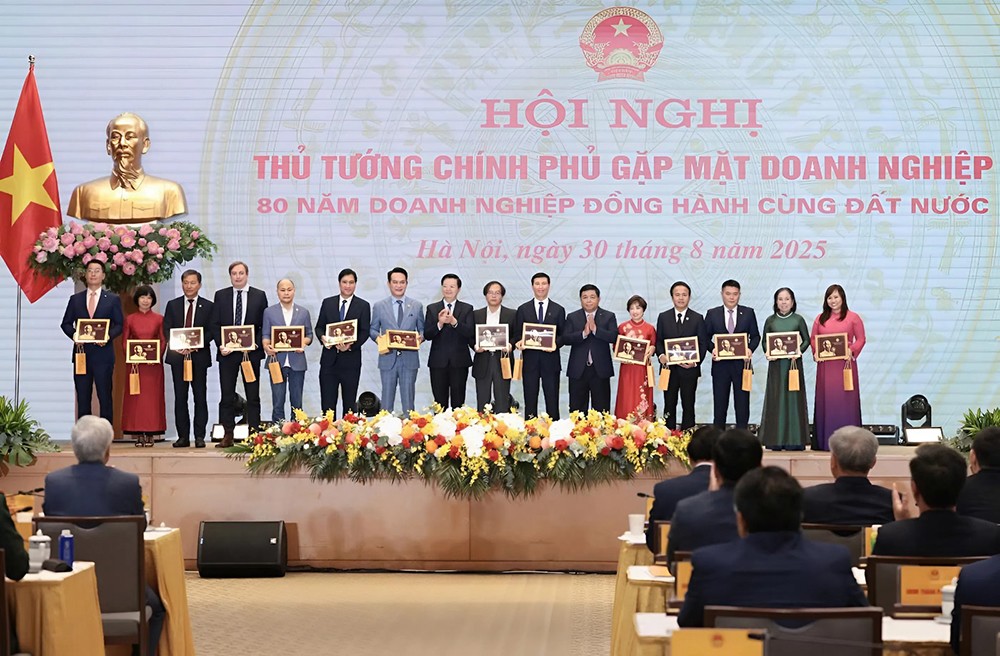 Chủ tịch Ống đồng Toàn Phát nhận giải thưởng Doanh nghiệp có đóng góp xuất sắc trong công tác xã hội - 2