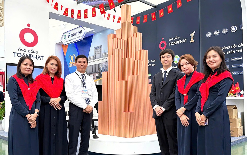 Chủ tịch Ống đồng Toàn Phát nhận giải thưởng Doanh nghiệp có đóng góp xuất sắc trong công tác xã hội - 3
