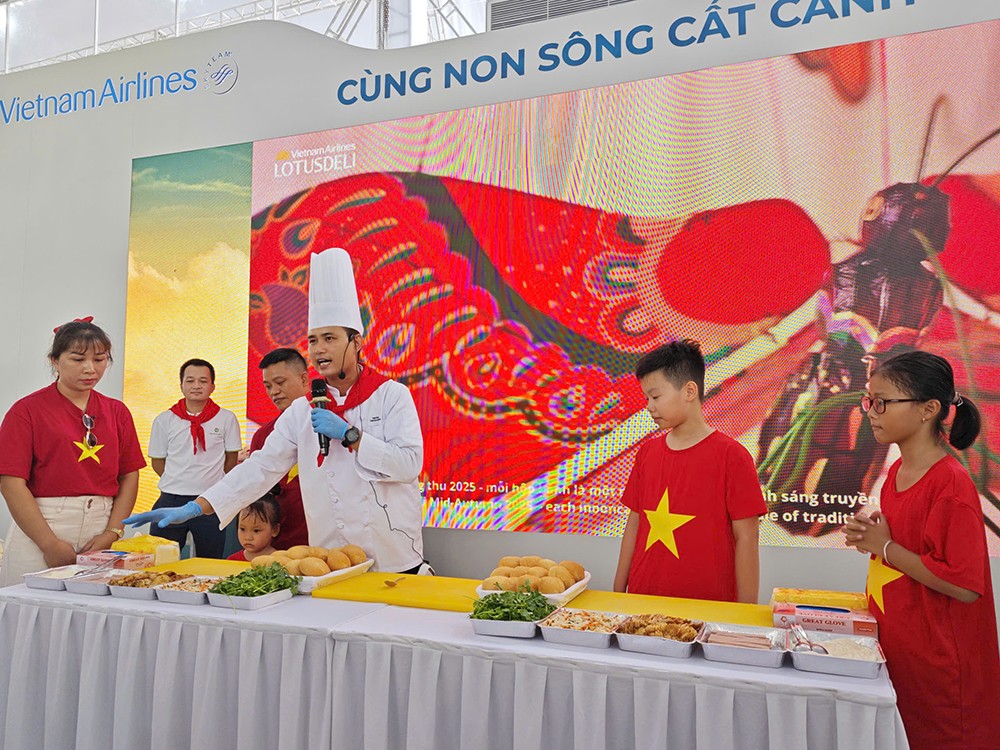 Trải nghiệm đặc biệt: Làm bánh mỳ cùng đầu bếp hàng không - 1