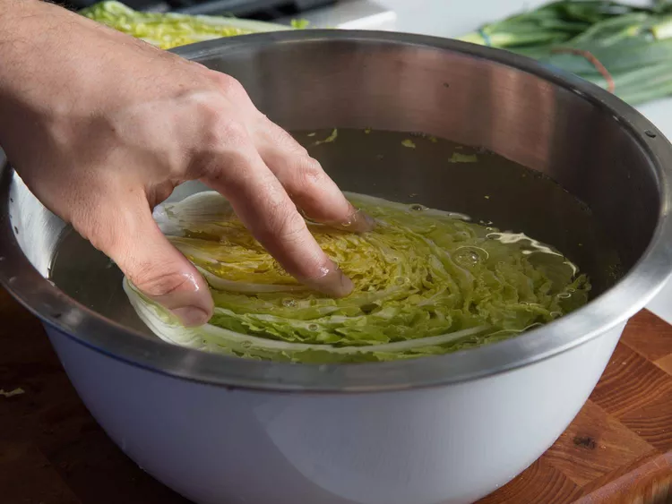 Cách làm thịt heo luộc cuốn kiểu Hàn Quốc ngon khó cưỡng - 3