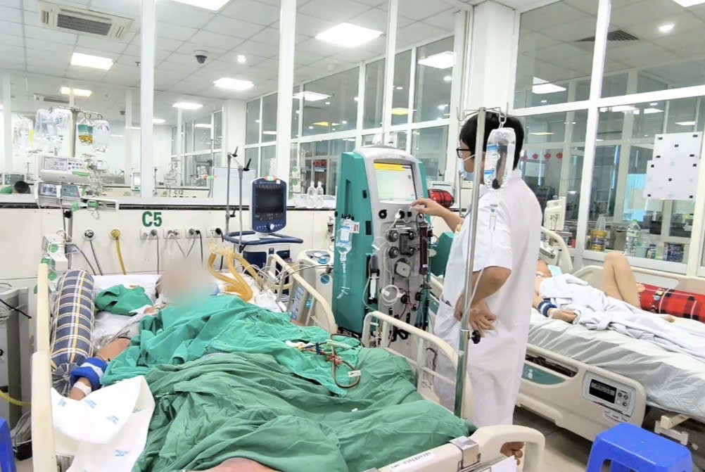 Người đàn ông bị suy đa tạng chỉ vì vết xước nhỏ - 1