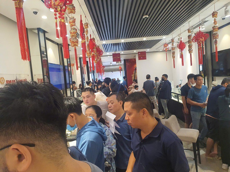 Quý kim tăng giá “điên cuồng”, có 1 tỷ đồng mua vàng hay bạc lãi nhiều hơn? - 3
