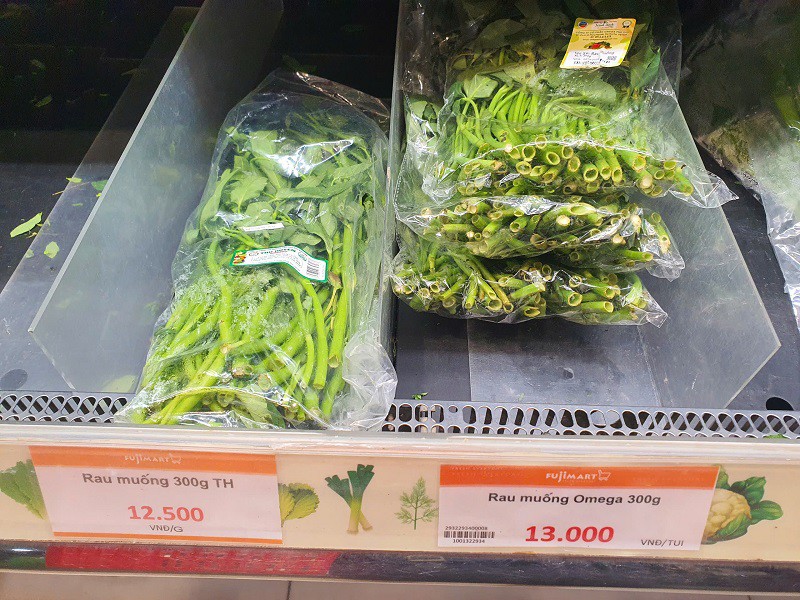 Chợ Hà Nội: Rau xanh đắt “khét”, 25.000 đồng/mớ mồng tơi, tiểu thương chán không buồn bán - 5