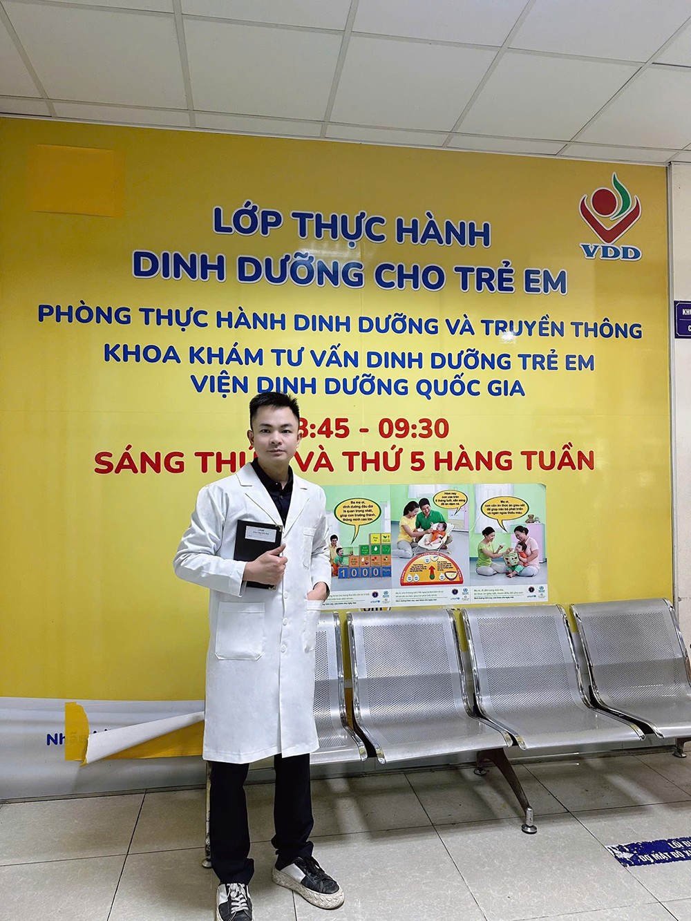 Có nên uống sữa trước khi đi ngủ? Dược sĩ Thắng chia sẻ góc nhìn khoa học - 4