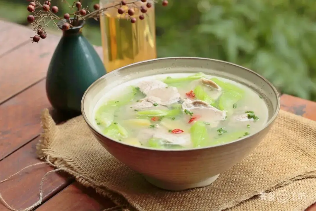 Ngày lười nấu ăn, chỉ cần một bát canh đơn giản nhưng đủ chất - 1