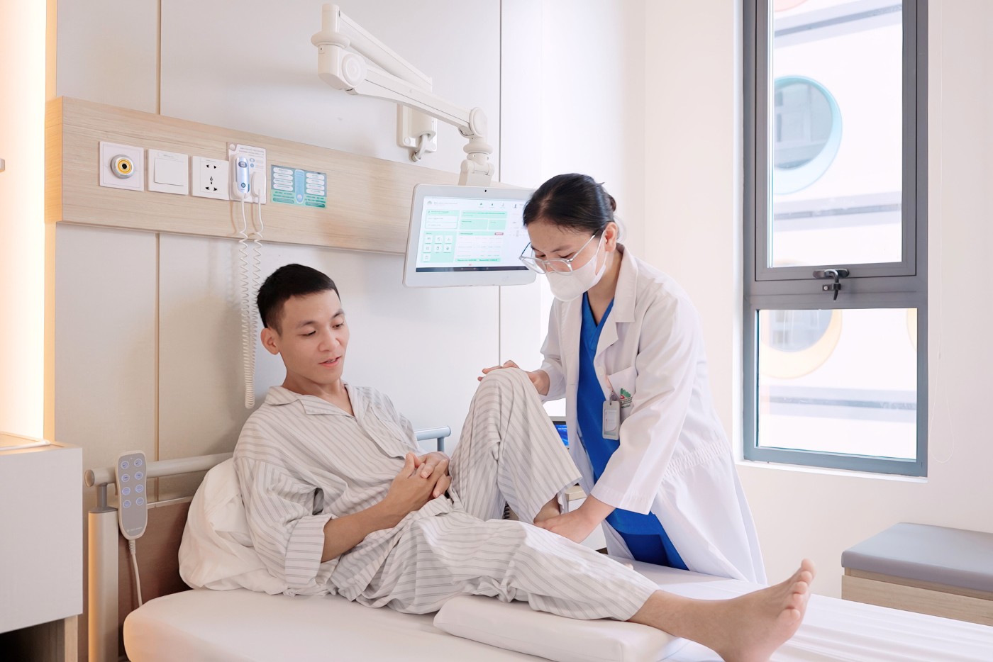 Mắc bệnh hiếm, người đàn ông 37 tuổi xương giòn, yếu như 80 tuổi - 1