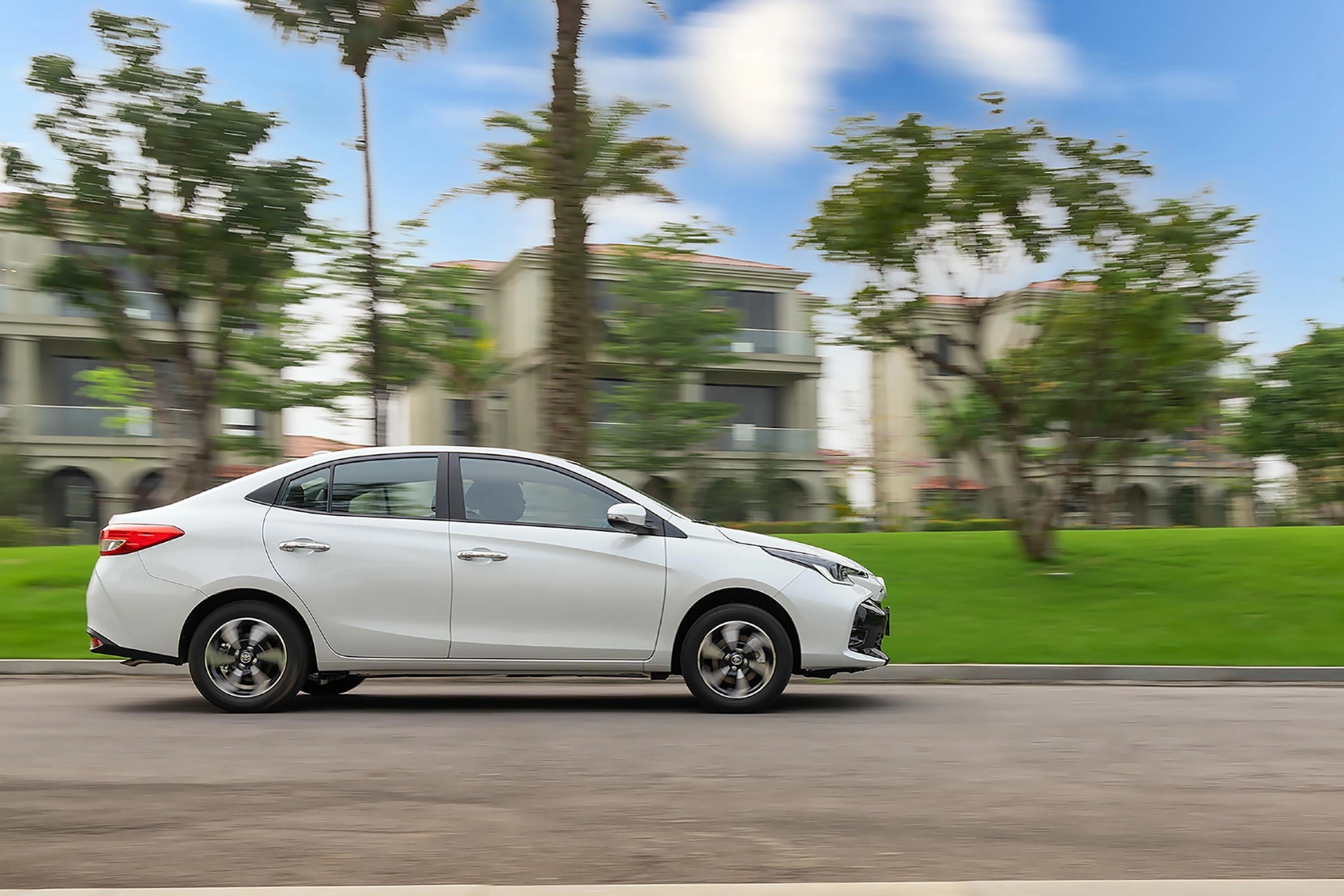 Vì sao Toyota Vios là lựa chọn hàng đầu cho người có lối sống thực tế? - 2
