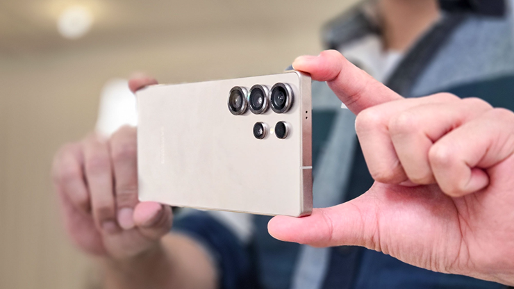 Đây là mẫu điện thoại duy nhất thoát được "lời nguyền" sạc chậm của Samsung - 1