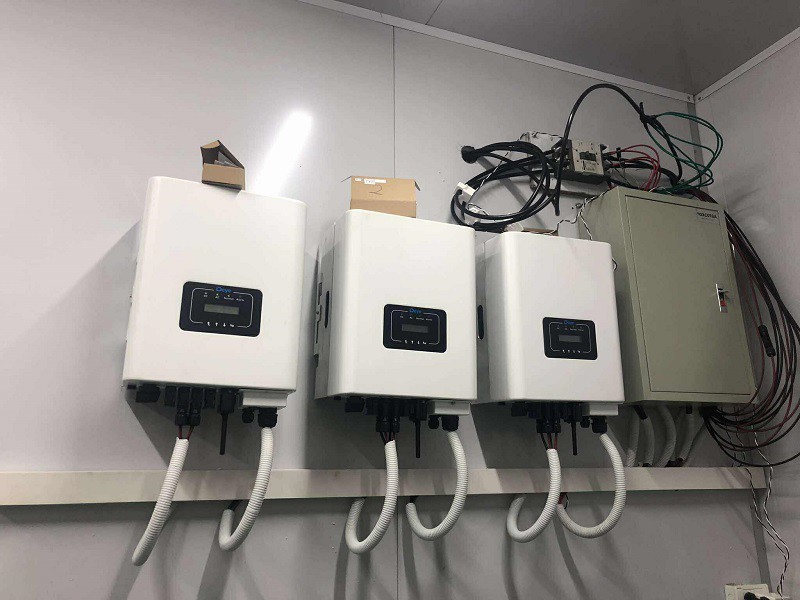 Hoá đơn tiền điện khoảng 2 triệu đồng/tháng, lắp điện mặt trời mái nhà hết bao nhiêu tiền? - 1