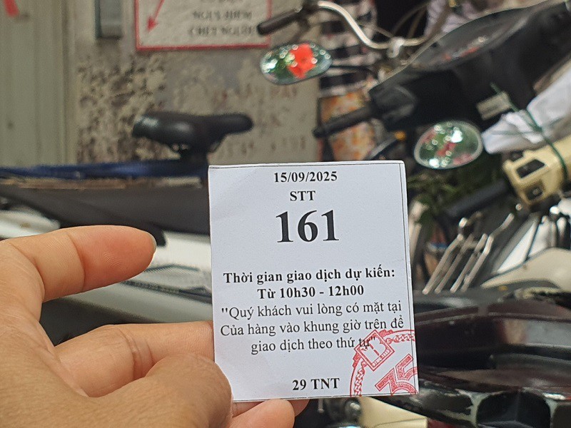 Giá vàng chiều 15/9: Đảo chiều tăng, một số người mang vàng đi bán lại mang về - 4