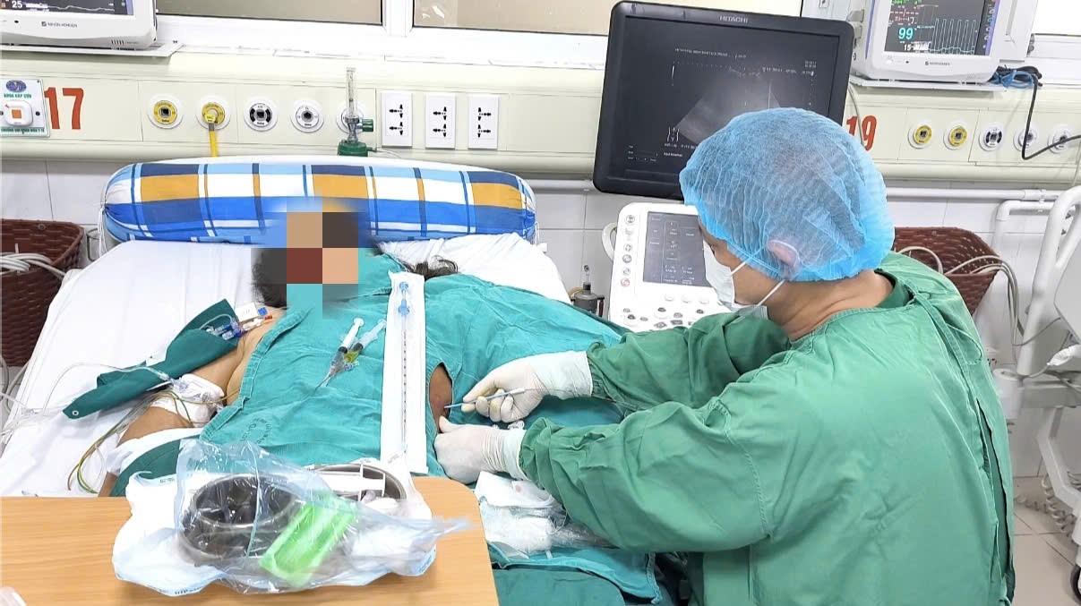 Cụ bà nguy kịch sau khi tiêm thuốc giảm đau  - 1