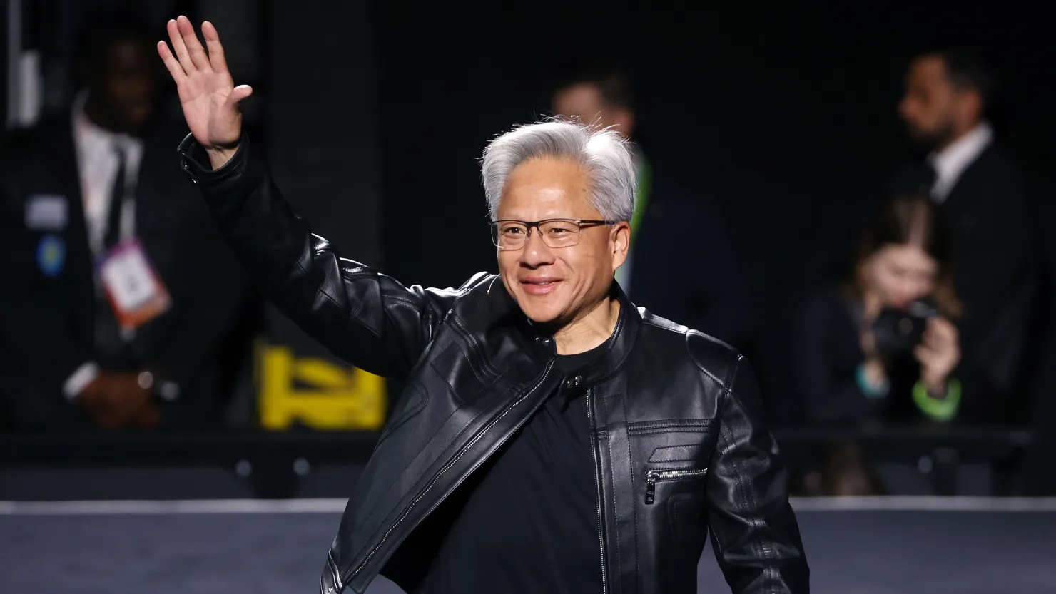 Nvidia làm gì với núi tiền khổng lồ đang có? - 1