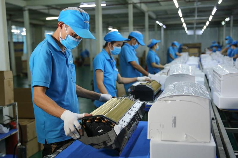 Thị trường việc làm TP.HCM phục hồi, cần đến 90.000 lao động sau sáp nhập - 1