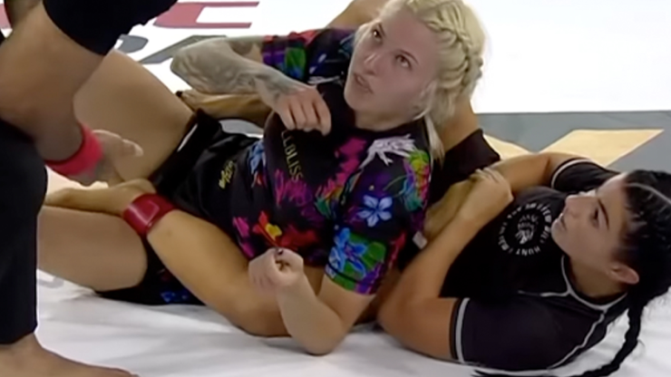 Mỹ nhân MMA bẻ gãy tay chính mình gây sốc làng võ thuật thế giới - 1