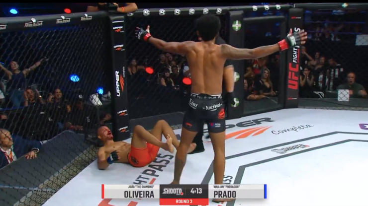 Mỹ nhân MMA bẻ gãy tay chính mình gây sốc làng võ thuật thế giới - 2