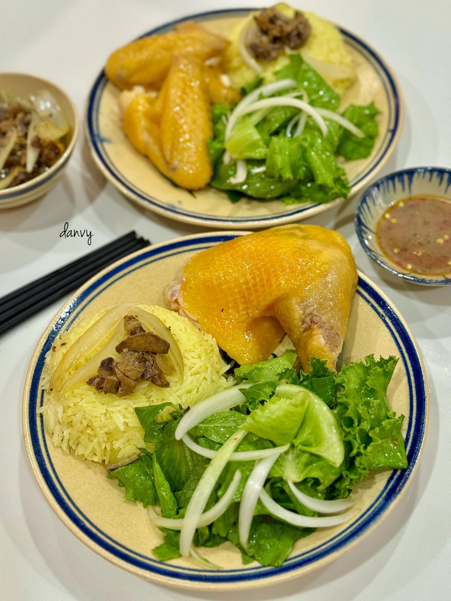 Mưa gió làm món cơm gà vàng óng, vạn người mê - 4