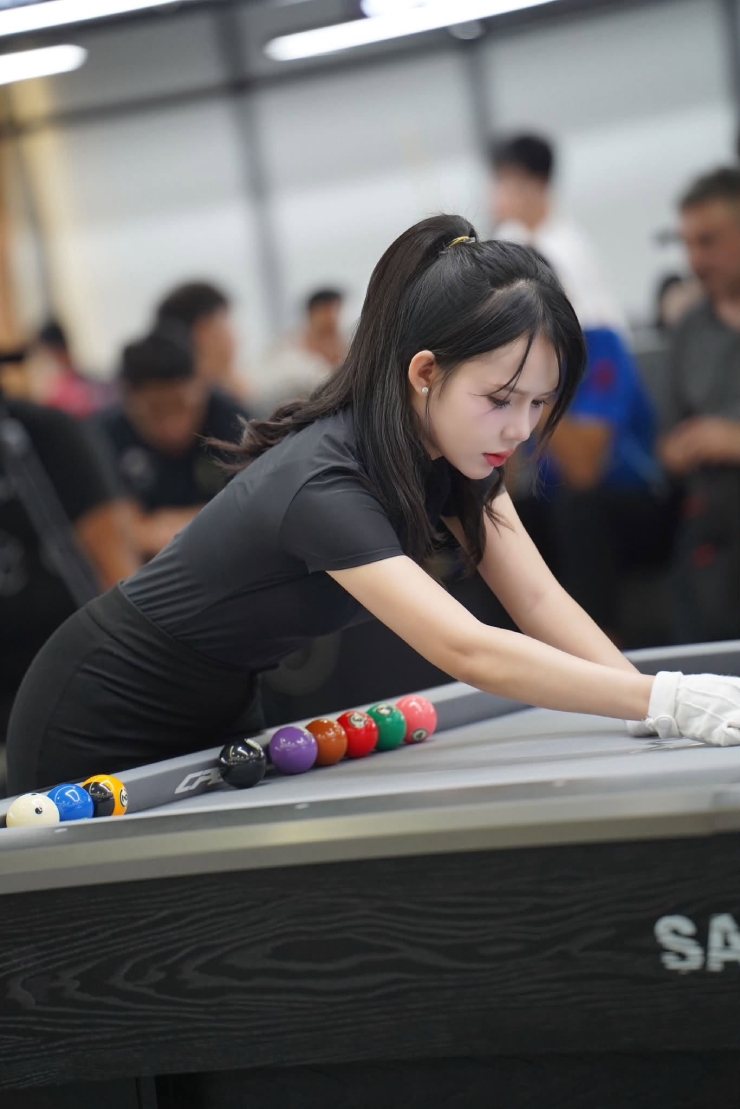 Nữ trọng tài bi-a Việt xinh như mộng, tuyên bố "Pháp không vô địch sẽ không lấy chồng" - 1