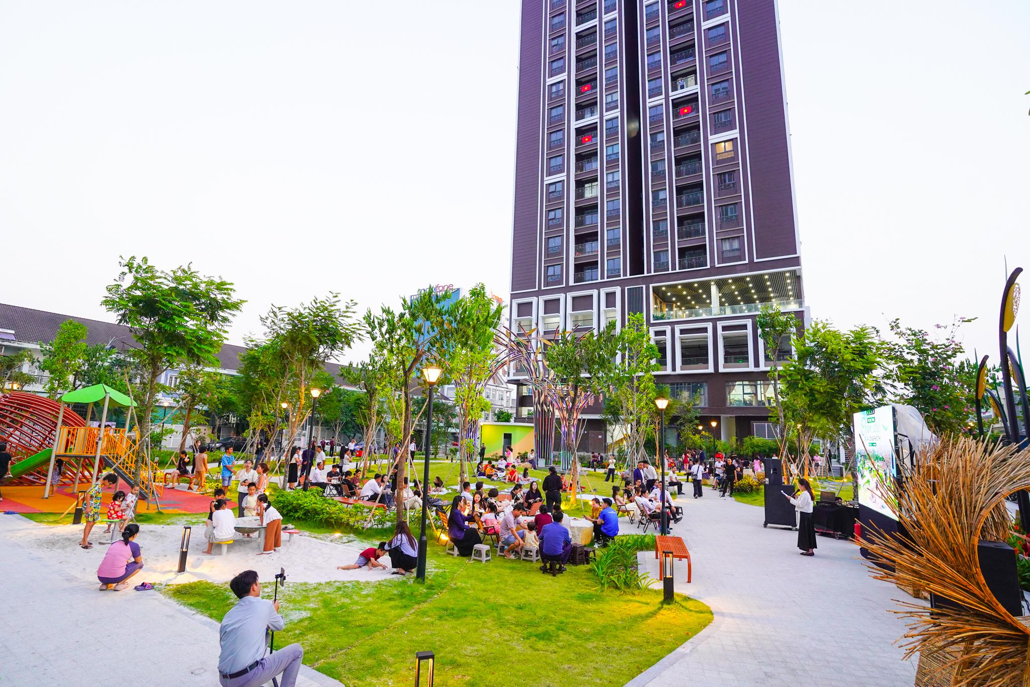 Giữa cơn bão sàng lọc thị trường: Căn hộ cao cấp Cara River Park bàn giao sổ hồng - 3