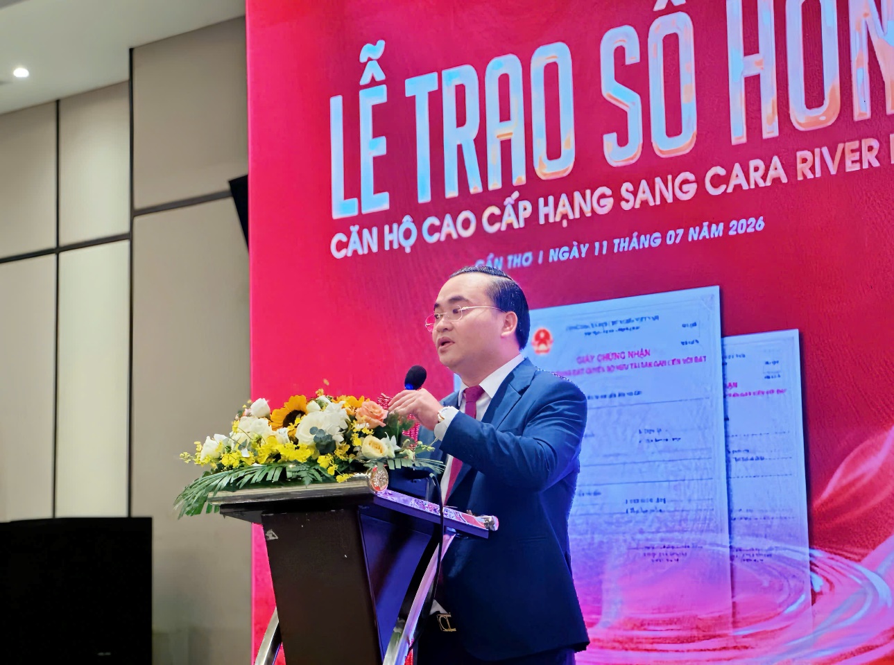 Giữa cơn bão sàng lọc thị trường: Căn hộ cao cấp Cara River Park bàn giao sổ hồng - 2