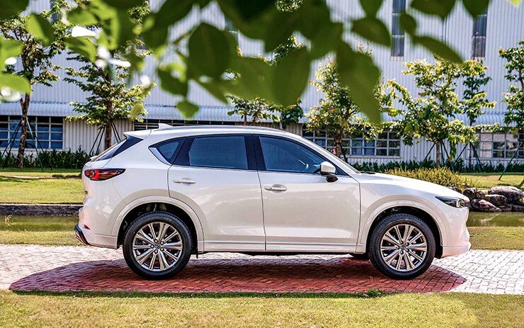 Bỏ thêm trăm triệu mua CR-V Hybrid hay lấy CX-5 cho kinh tế? - 6