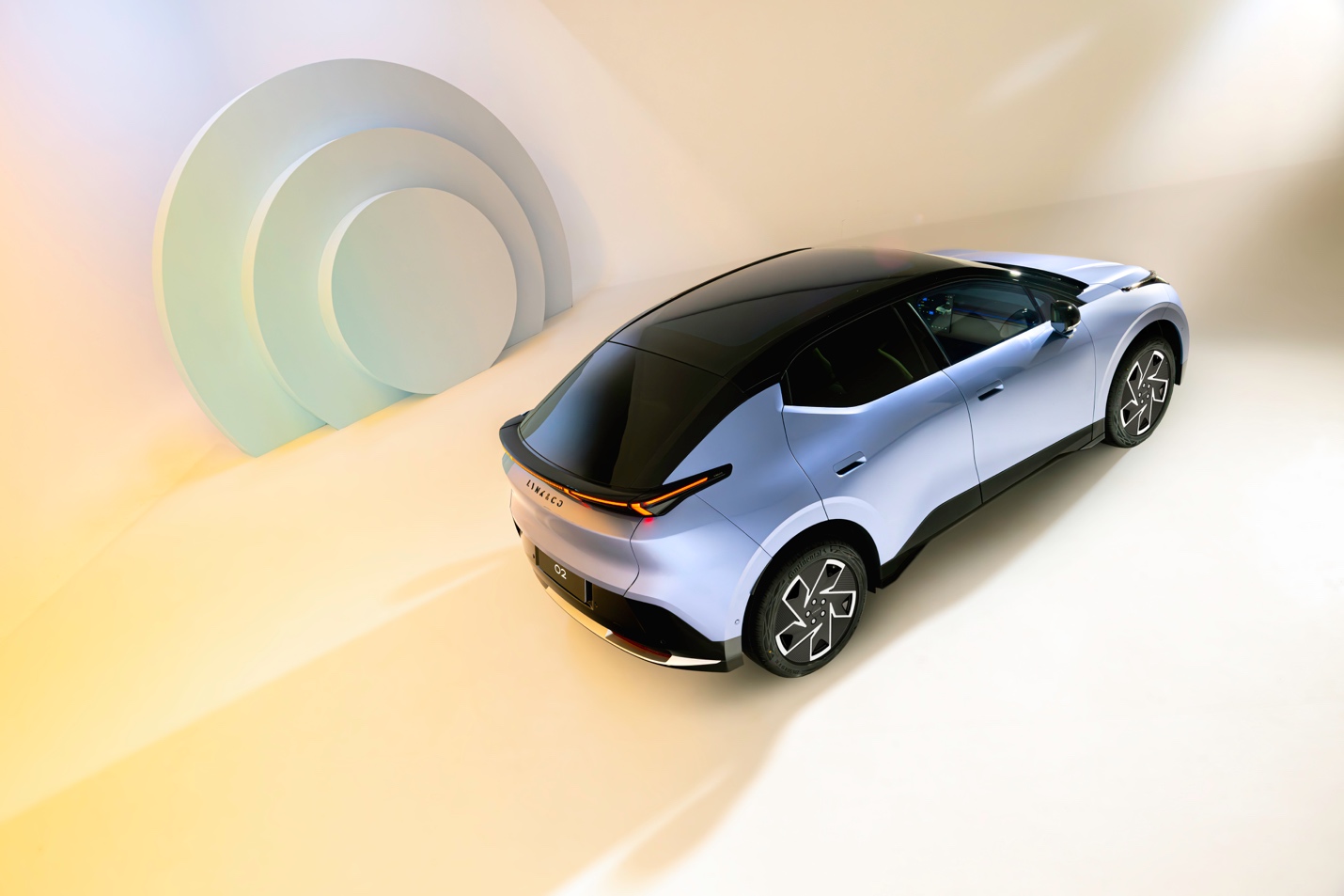Lynk & Co 02 sắp bán tại Việt Nam: SUV điện thiết kế coupe, tăng tốc như xe thể thao - 5