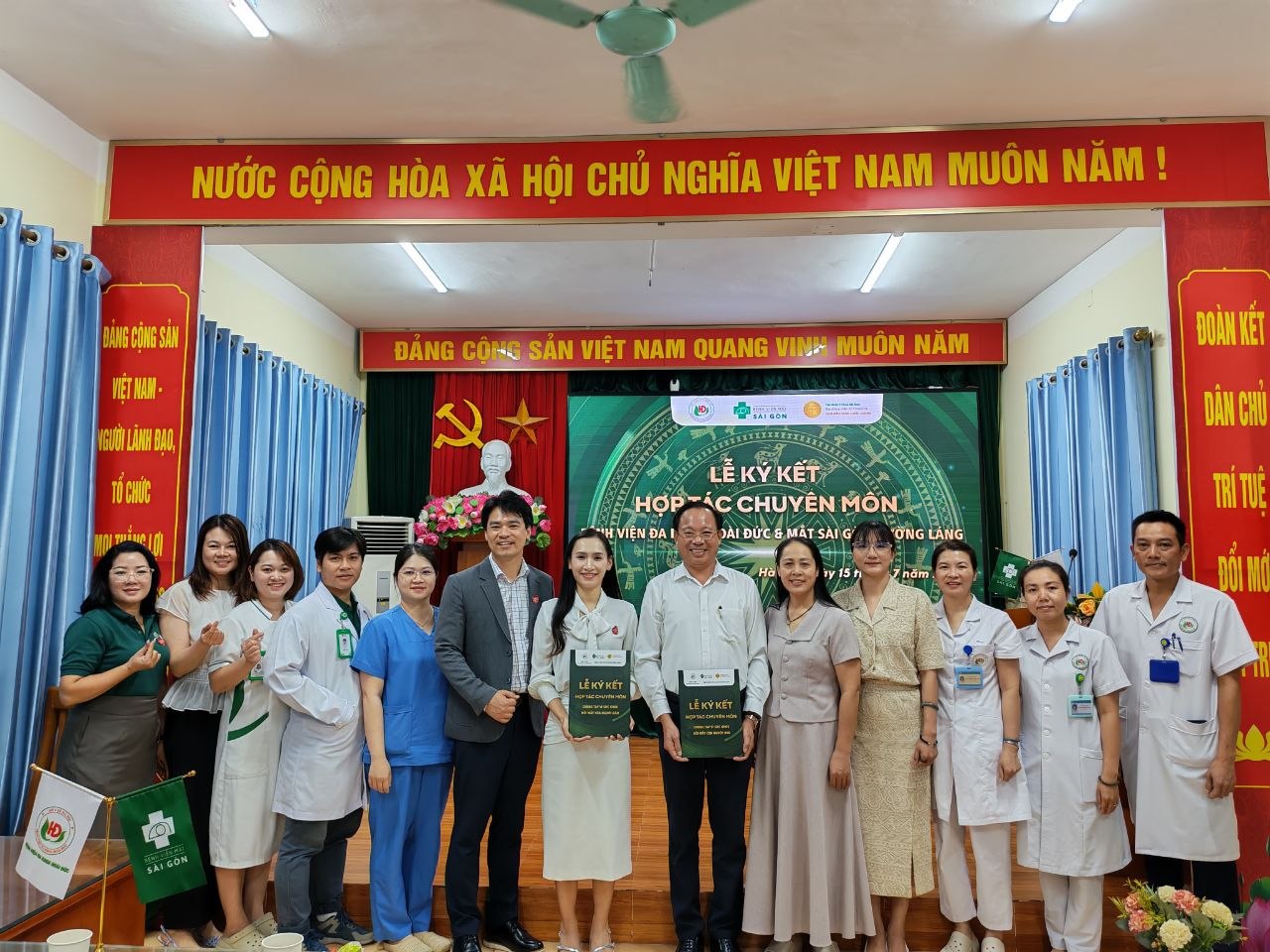 Ký kết hợp tác chuyên môn giữa Mắt Sài Gòn Đường Láng và Bệnh viện Đa khoa Hoài Đức - 3