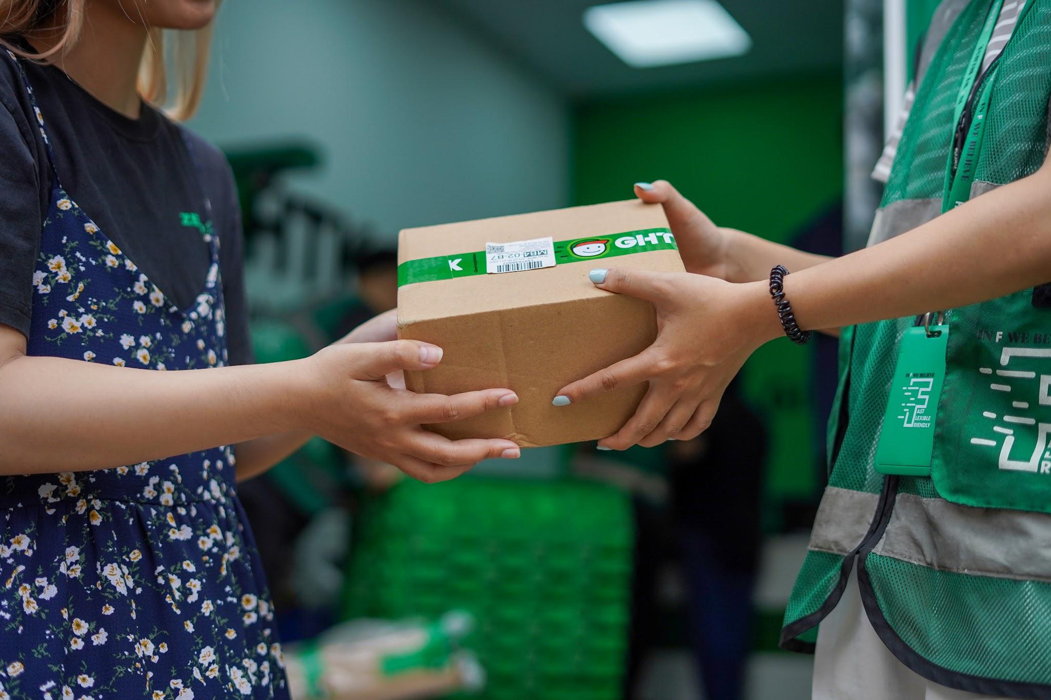 Mua hàng điện tử giá trị cao, khách hàng đặt niềm tin vào... khâu giao nhận - 4