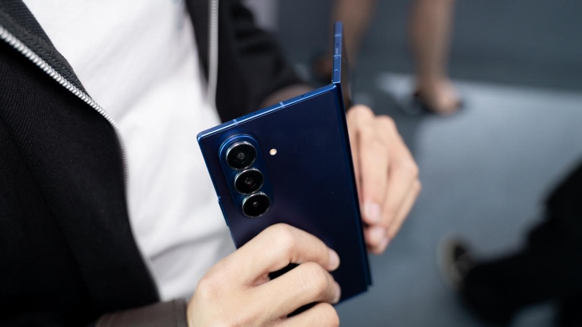Sau 1 năm ra mắt, Samsung Z Fold 7 và Z Flip 7 còn đáng mua trước thềm Z8 Series? - 1