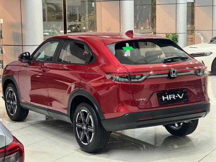 Cố tiền lên SUV hạng B+: Chiêu thức "bẫy tài chính" gia đình trẻ - 7