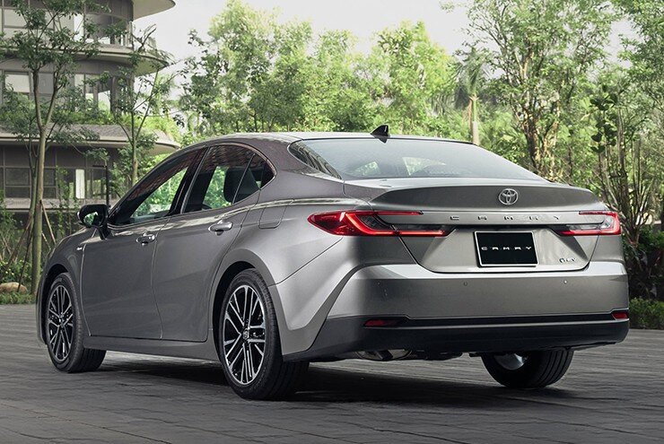 Khai tử bản máy xăng: Camry HEV vô tình phân loại lại "đẳng cấp" sếp Việt? - 2