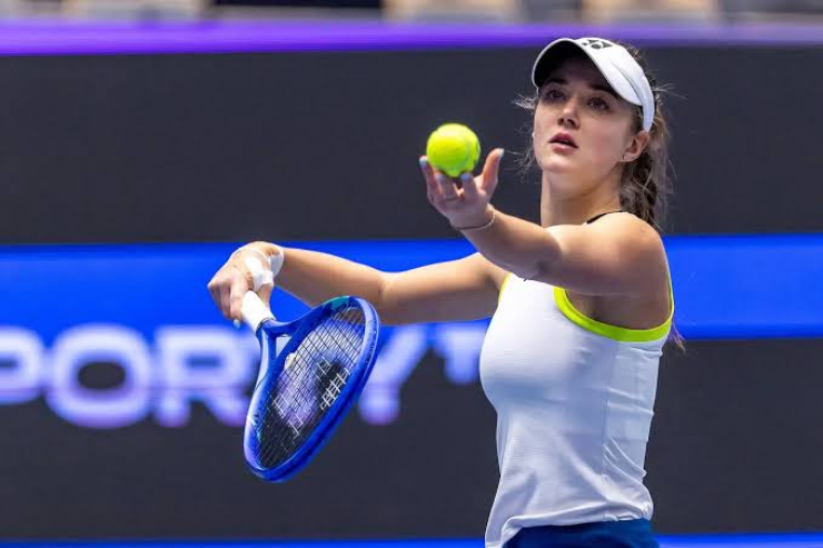 "Bóng hồng" 18 tuổi vô địch Wimbledon, "làm loạn" Instagram vì quá xinh đẹp - 4