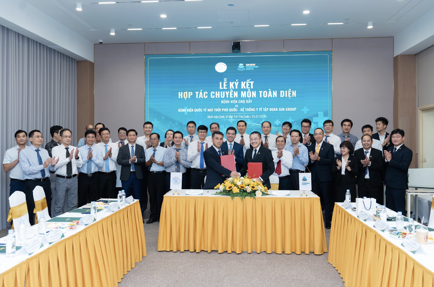 Tăng cường liên kết với các bệnh viện tuyến cuối, y tế Đặc khu Phú Quốc chuyển mình hướng tới tầm vóc quốc tế - 2