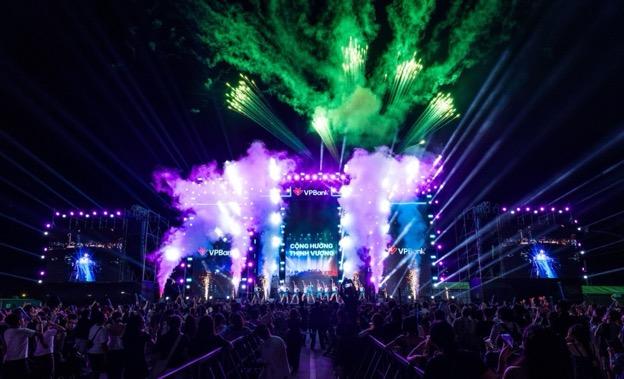 Nhạc hội VPBank Prime's Night bùng nổ cảm xúc, tiếp lửa hơn 10.500 runner chinh phục VPBank Ho Chi Minh City Music Half Marathon 2026 - 7