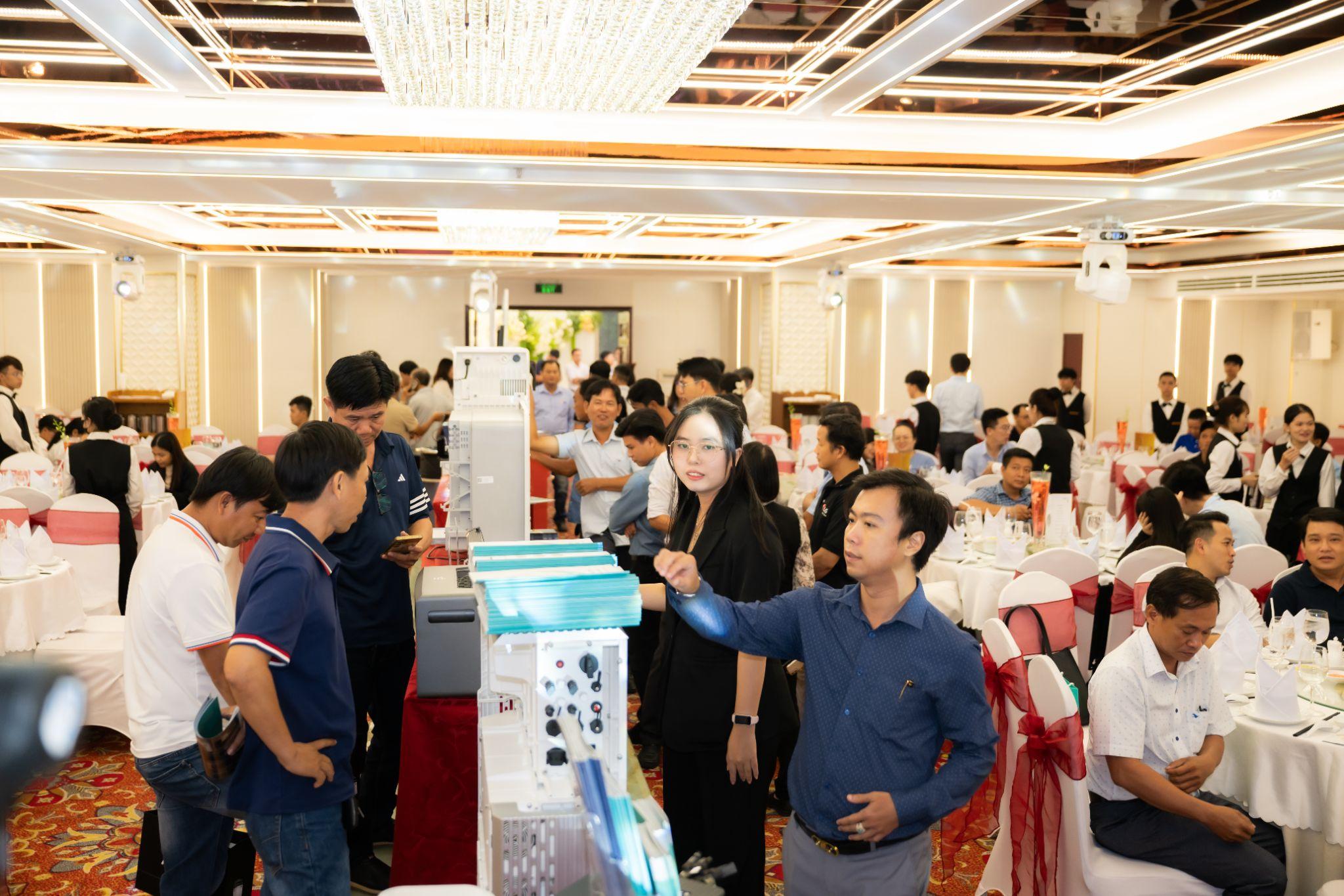 Gala Dinner 2026: Việt Nam Solar và 350 đối tác cập nhật xu hướng mới từ nghị định 243/2026/NĐ-CP - 2