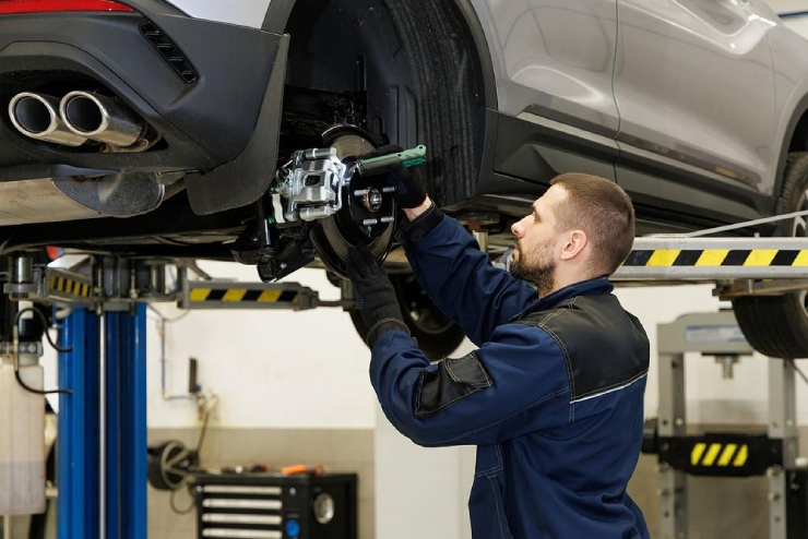 Phanh tay điện tử trên SUV cỡ B: Tiện nghi xu hướng hay "án tử" khi ắc quy chết? - 5