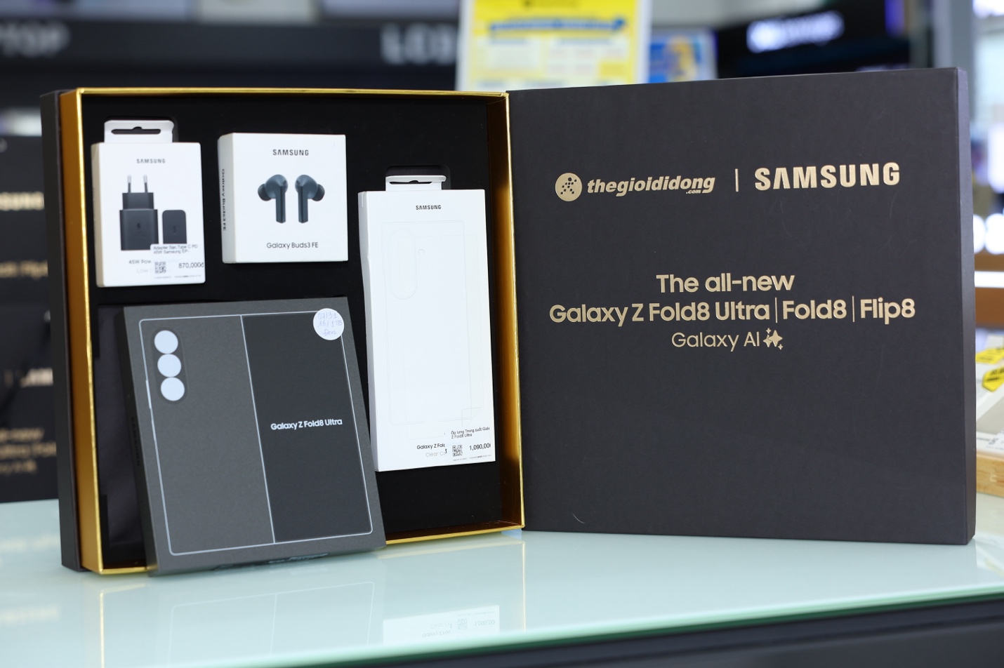 Thế Giới Di Động biến ngày nhận Galaxy Z8 thành trải nghiệm đặc biệt: Sáng giao máy bằng mô tô, tối tiệc tối siêu VIP - 1