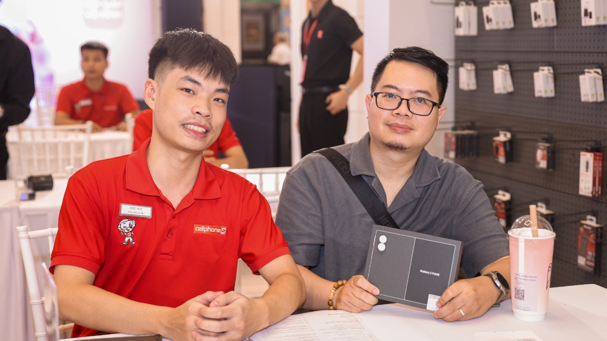 Samsung Galaxy Z8 Series ngày đầu mở bán: Điều gì khiến nhiều người chọn CellphoneS? - 2