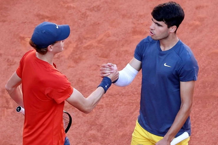 Federer chỉ "thẳng mặt" ATP làm mặt sân chậm, tạo lợi thế cho Alcaraz và Sinner? - 2
