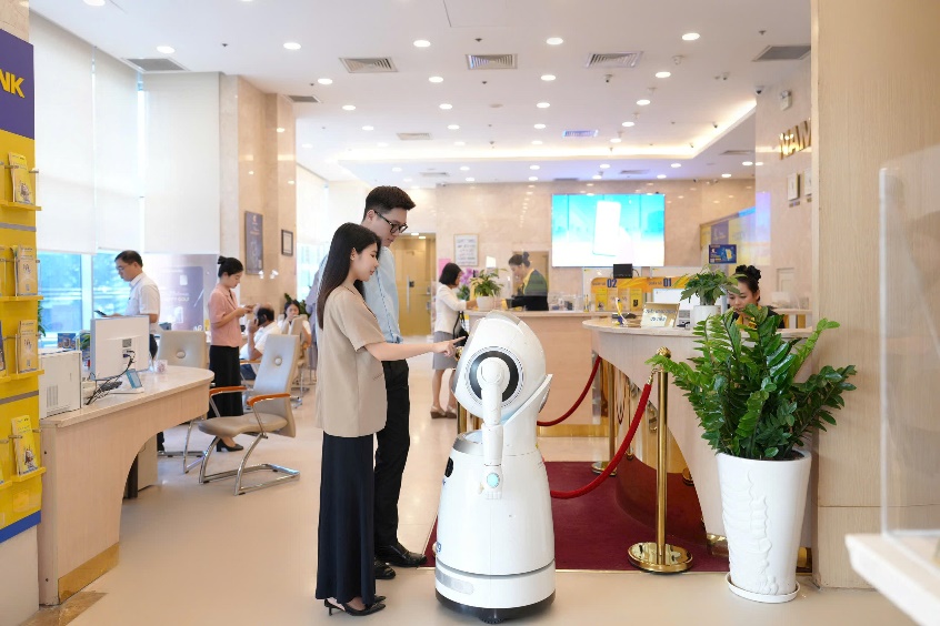 Nam A Bank: Lợi nhuận 6 tháng tăng 25%, củng cố bộ đếm vốn và hướng tới các mục tiêu tăng trưởng mới - 1
