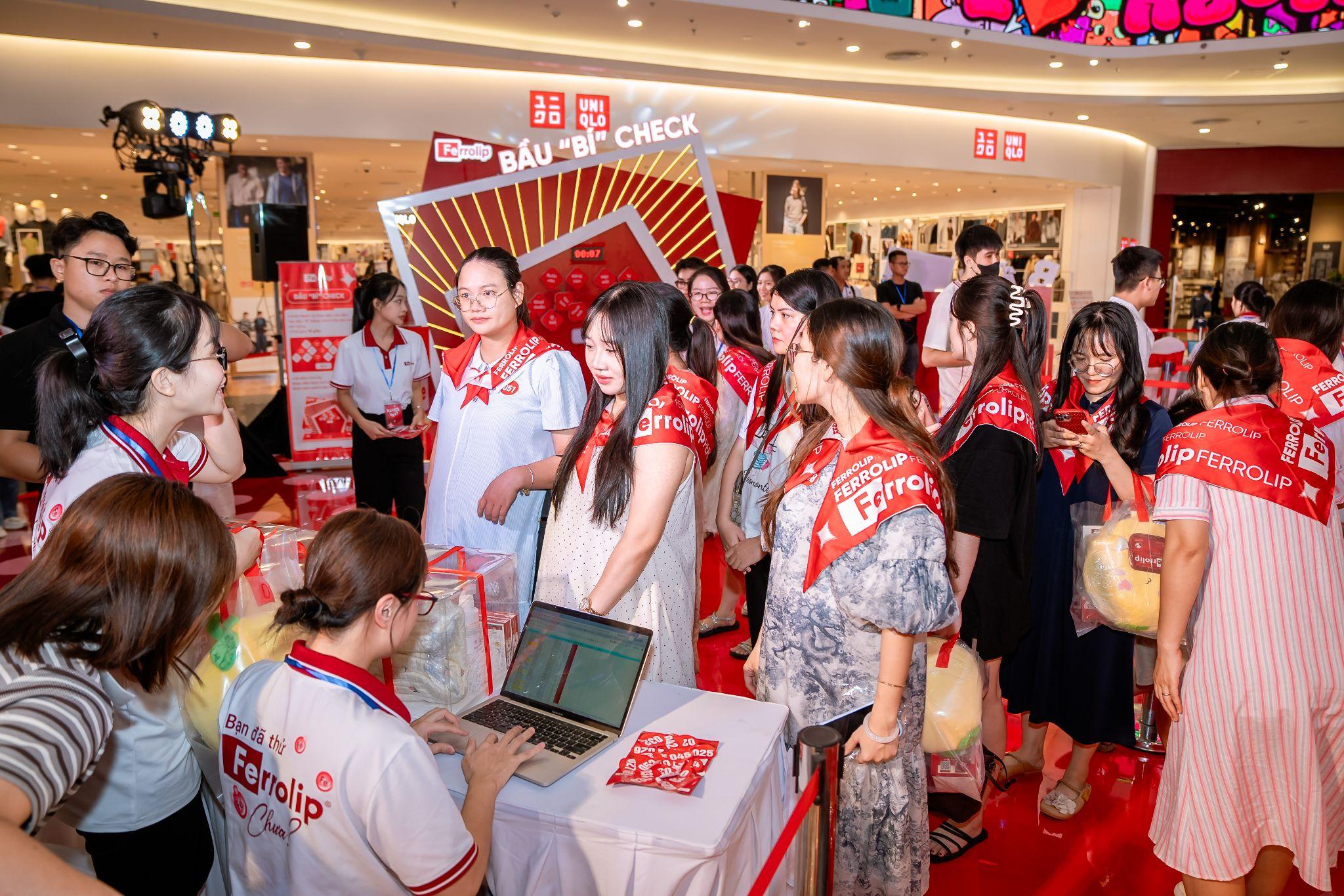 Hàng trăm mẹ bầu hào hứng tranh tài "Đấu trường Bầu Fê" tại Bầu Fe Fest - 1