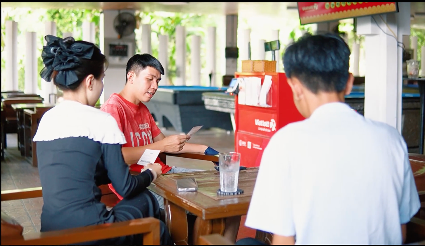 Người chơi xổ số Lotto 5/35 của Vietlott: Mua vé in hay qua điện thoại đều thú vị! - 2
