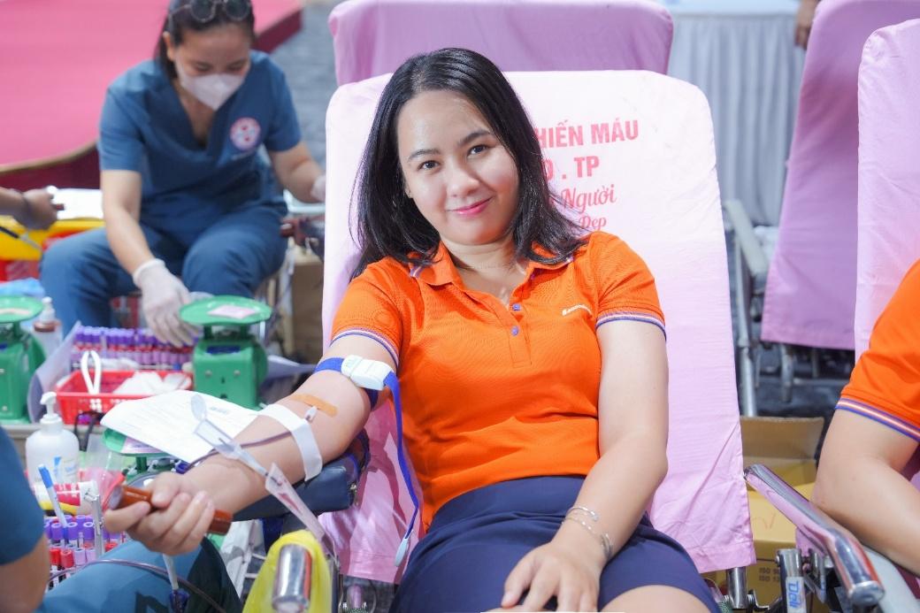 “Kết nối trái tim” và hành trình 14 năm SACOMBANK trao giọt hồng sẻ chia sự sống - 9