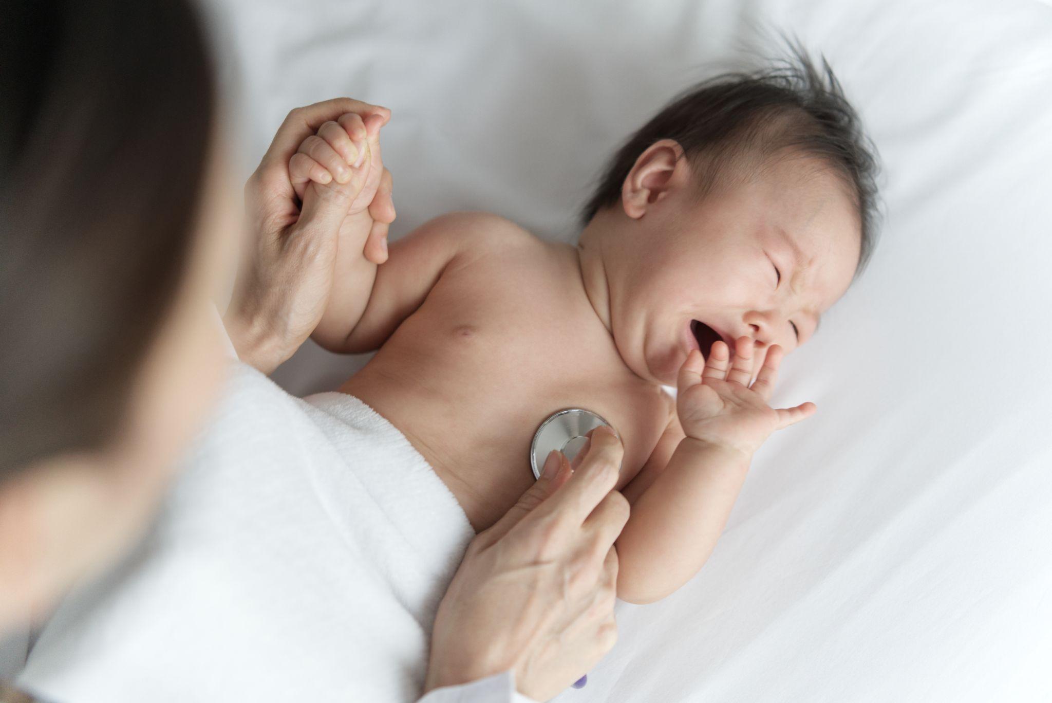Vì sao trẻ khỏe mạnh, sinh đủ tháng vẫn có nguy cơ nhập viện do RSV? - 1